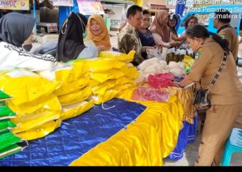 Pemko Pematangsiantar Gelar Pasar Murah Menghadapi Hari Besar Keagamaan Nasional (HBKN) Natal 2025 & Tahun Baru 2026.