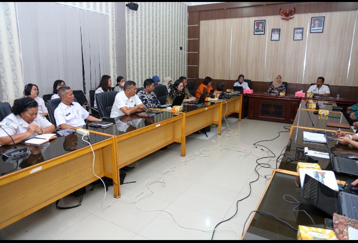 Wali Kota Pematangsiantar Wesly Silalahi, SH, MKn Diwakili Sekda Kota Pematangsiantar Junaedi Antonius Sitanggang, SSTP, MSi, Buka Kegiatan Pertemuan Uji Keterbacaan Rencana Aksi Nasional Pengembangan Anak Usia Dini Holistik Integratif (RAN PAUD HI) 2025 - 2029.