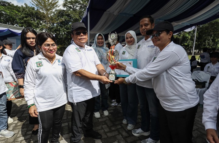 Wali Kota Pematangsiantar Wesly Silalahi, SH, MKn Hadiri Acara Peringatan Hari Keluarga Nasional (Harganas) Ke - 32 Tahun 2025.