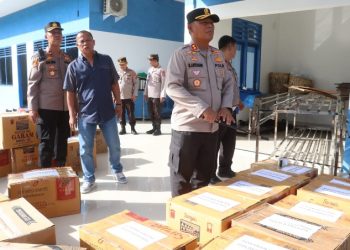 Dapur Umum Polres Simalungun Bekerja Dua Hari Non-Stop, Siapkan 1.620 Paket Makanan Untuk Korban Siklon Tropis.