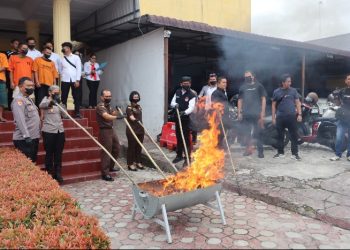 Kapolres Pematangsiantar Pimpin Pemusnahan Barang Bukti Ganja 1.906,85 Gram.