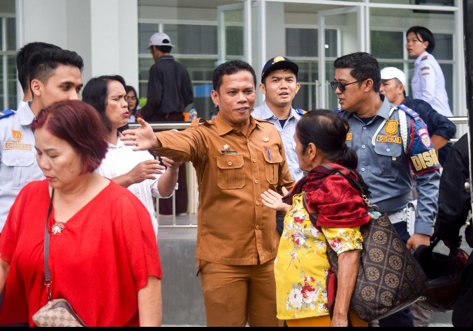 Wali Kota Pematangsiantar Wesly Silalahi, SH, MKn Diwakili Sekda Junaedi Antonius Sitanggang, SSTP, MSi Memantau Langsung Situasi & Kondisi Pengalihan Serta Penertiban Operasional Perusahaan Otobus (PO) Antar Kota Antar Provinsi (AKAP) dan Antar Kota Dalam Provinsi (AKDP) Ke Terminal Tipe A Tanjung Pinggir.