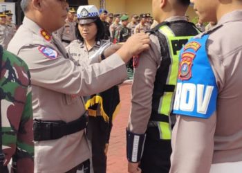 Siap Tempur, Kapolres Simalungun Pimpin Apel Gelar Pasukan Operasi Lilin Toba 2025, Kerahkan Ratusan Personel Amankan Nataru.