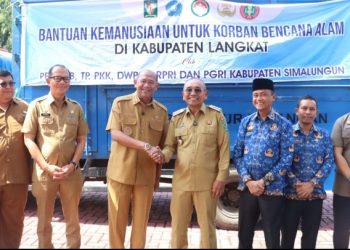 Wujud Kepedulian dan Solidaritas Antar Daerah, Bupati Simalungun Salurkan Bantuan Kemanusiaan Kepada Korban Banjir di Kabupaten Langkat.