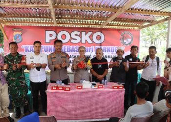 Kapolres Pematangsiantar Resmikan Posko Kampung Bebas dari Narkoba di Gang Pulo Kumba.