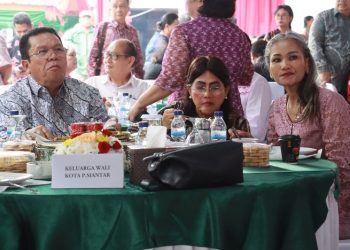 Kapolres Pematangsiantar Hadiri Open House di Rumdis Walikota Pematangsiantar.