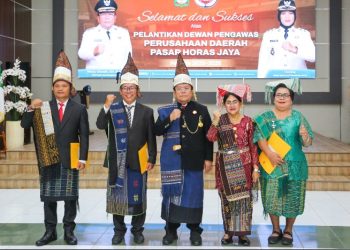 Wali Kota Pematangsiantar Wesly Silalahi, SH, MKn Lantik Tiga Dewan Pengawas PD PHJ Periode 2025 - 2028.