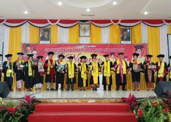 Wisuda Gelombang II, Universitas Simalungun Lahirkan 213 Sarjana & Magister Serta Menambah 1 Guru Besar (Prof).