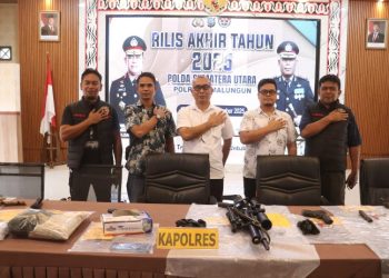 Heboh, Di Rilis Akhir Tahun, Jatanras Polres Simalungun Umumkan Penetapan ASN Tersangka Penembakan 4 Warga Gara - Gara Lampu Natal.
