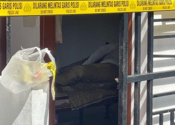 Kapolsek Siantar Timur Pimpin Cek TKP Temuan Mayat di Kos kosan Jalan Pane.