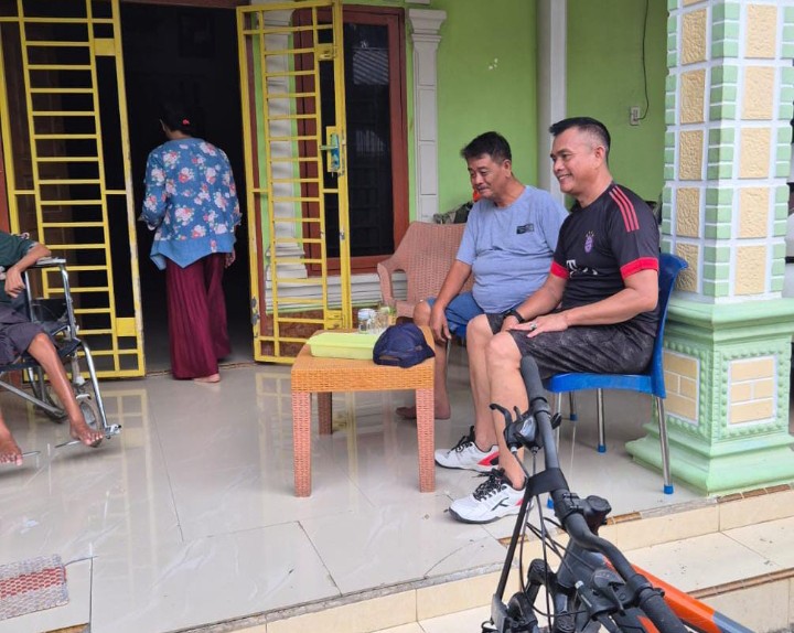 Olahraga Dengan Patroli Kamtibmas, Kapolsek Bosar Maligas Hadir Humanis & Dekat dengan Masyarakat.