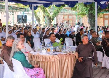 Wali Kota Pematangsiantar Wesly Silalahi, SH, MKn Diwakili Sekda Junaedi Antonius Sitanggang, SST, MSi Hadiri Acara Syukuran Dedikasi Altar Gereja Paroki St Fransiskus Asisi Jalan Medan, Pelantikan Sinodal Paroki & Penerimaan Sakramen Krisma.