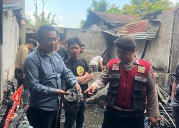 Diduga Hubungan Arus Pendek Listrik, Polseķ Sianțar Martoba Cek Kebakaran Rumah.