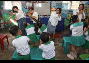 Ketua TP PKK Yang Juga Pengelola Pendidikan Anak Usia Dini-Sanggar Anak Balita (PAUD-SAB) Kota Pematangsiantar Ny Liswati Wesly Silalahi Kunjungi Tiga PAUD SAB.