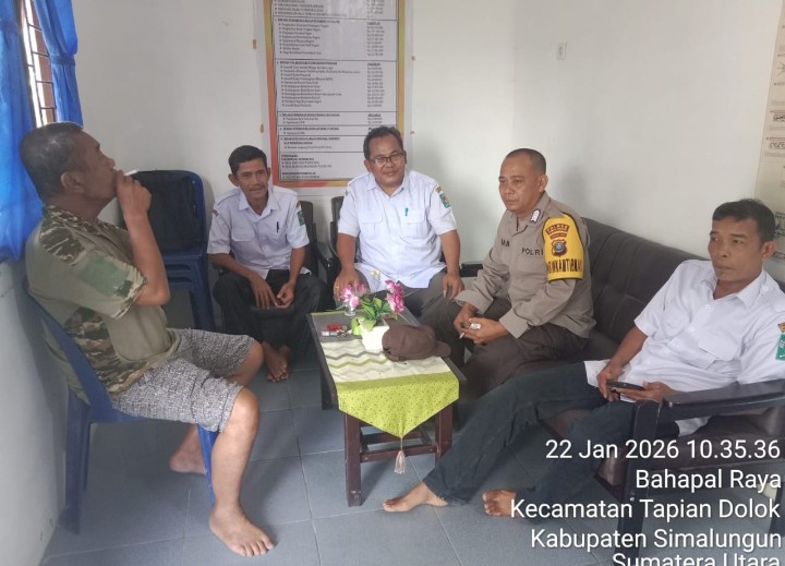 Bhabinkamtibmas Polsek Serbalawan Aktif Sambang Nagori, Perkuat Sinergi Jaga Kamtibmas Gunung Simbolon.