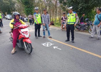 Tangani Kecelakaan Maut di Tapian Dolok, Kanit Gakkum & Kapolsek Serbalawan Tunjukkan Respon Cepat.