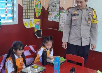 Bhabinkamtibmas Polsek Siantar Timur Monitoring Distribusi MBG di Sekolah TK.