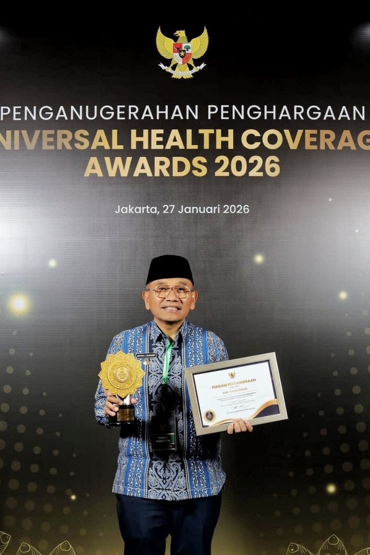 Bupati Simalungun Terima Penghargaan UHC Kategori Madya : Capaian Kepesertaan Tembus 101,67%.