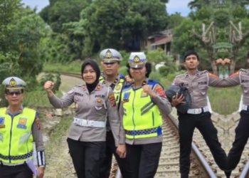 Kasat Lantas Polres Pematangsiantar Survey Perlintasan Sebidang Rel Kereta Api.