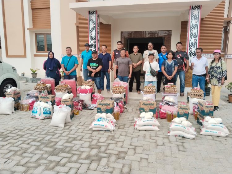 Pemko Pematangsiantar di Bawah Kepemimpinan Wali Kota Wesly Silalahi, SH, MKn Serahkan Bantuan Kepada 30 KK.