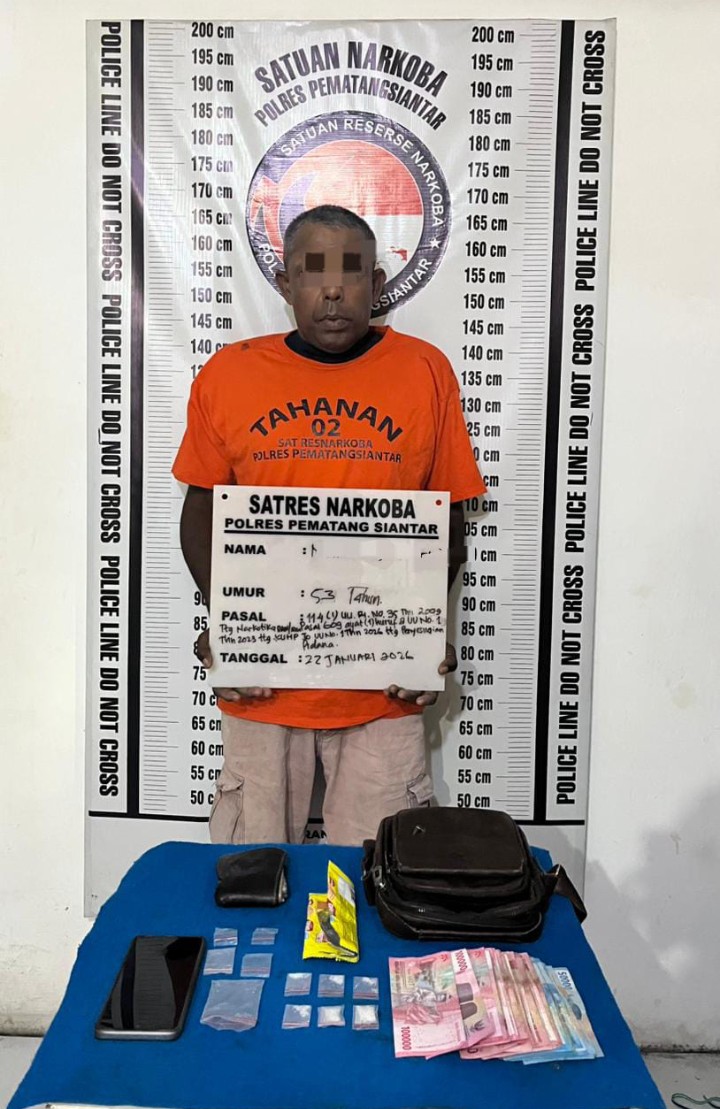 Berdiri Dipinggir Jalan Polres Pematangsiantar Tangkap Pemilik 6 Paket Sabu.