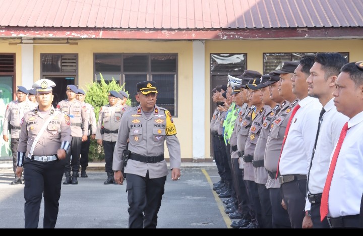 Ops Keselamatan Toba 2026 Dimulai, Wakapolres Pematangsiantar Sematkan Tanda Pita Operasi.