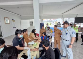 Ops Keselamatan Toba 2026 , Polres Pematangsiantar Gelar Ramcek, Periksa Kesehatan & Tempel Stiker.