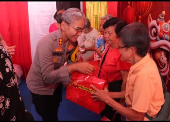 Sambut Imlek Tahun 2026, Kapolres Pematangsiantar Hadiri Pemberian Bansos kepada Warga Kurang Mampu.