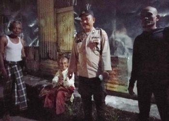 Polsek Siantar Gerak Cepat Bantu Temukan Keluarga Seorang Ibu Lansia Yang Linglung di Jalan Parapat.