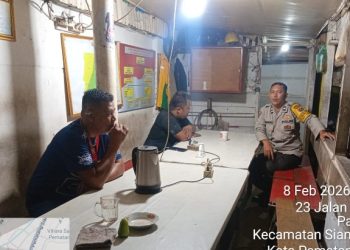 Bhabinkamtibmas Polsek Siantar Timur Saling di Poskamling Jalan Senangin.