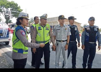 Sat Lantas Polres Pematangsiantar Dampingi Dir Lantas Polda Sumut Survey Kondisi Prasarana dan Jalan Jalur Mudik.