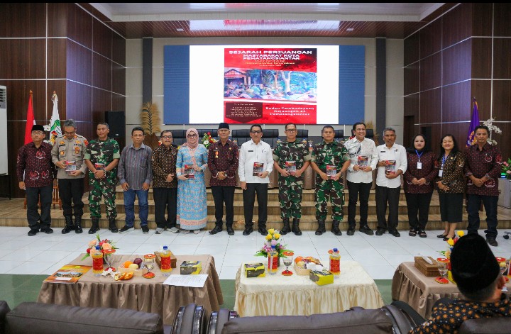 Ketua Komisi II DPRD Pematangsiantar Hendra Pardede Hadiri Launching & Pendistribusian Buku ‘Sejarah Perjuangan Masyarakat Kota Pematangsiantar Dalam Merebut dan Mempertahankan Kemerdekaan Indonesia 1945’.