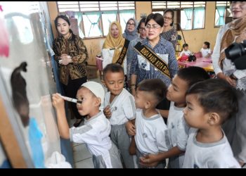 Bunda PAUD Kota Pematangsiantar Ny Liswati Wesly Silalahi Kunjungi Sejumlah PAUD di Kota Pematangsiantar.