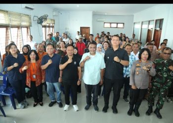 Wali Kota Pematangsiantar Wesly Silalahi, SH, MKn Diwakili Staf Ahli Bidang Kemasyarakatan dan Kesejahteraan Budi Utari Siregar AP Buka Musrenbang Kecamatan Siantar Utara.