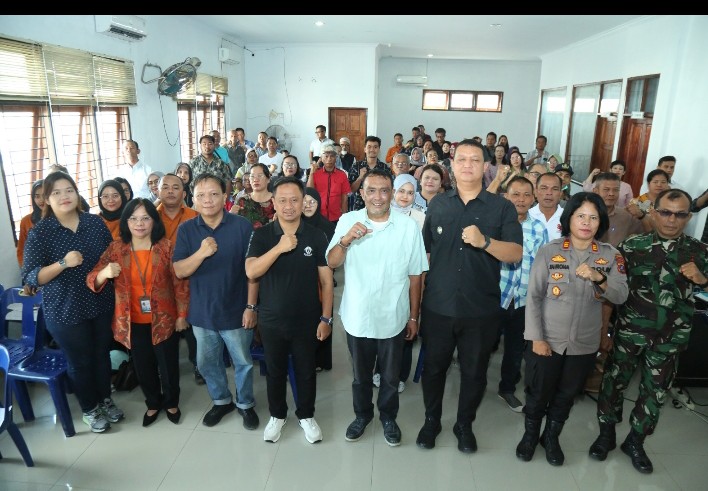 Wali Kota Pematangsiantar Wesly Silalahi, SH, MKn Diwakili Staf Ahli Bidang Kemasyarakatan dan Kesejahteraan Budi Utari Siregar AP Buka Musrenbang Kecamatan Siantar Utara.