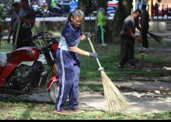 Jadikan Lingkungan Bersih & Sehat Kapolres Pematangsiantar Pimpin Kebersihan Bersama.