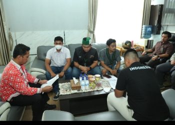 Wali Kota Pematangsiantar Wesly Silalahi, SH, MKn Diwakili Sekda Junaedi Antonius Sitanggang, SSTP, MSi Terima Audiensi & Massa Aksi Unjuk Rasa HMI.