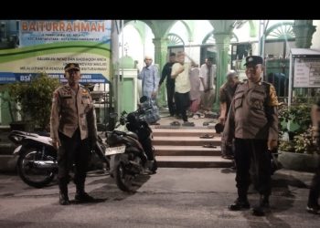 Pastikan Sholat Teraweh di Masjid Aman,Polsek Siantar Utara Laksanakan Patroli diWilkumnya.