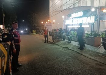 Sat Samapta Polres Pematangsiantar Tingkatkan Patroli Sholat Taraweh di Mesjid Selama Ramadhan 1447 H.