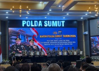 Polres Simalungun Raih Juara 1 Call Center 110 Se - Sumut, Kapolda Langsung Serahkan Penghargaan.