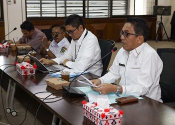 Wali Kota Pematangsiantar Wesly Silalahi, SH, MKn Diwakili Asisten Perekonomian dan Pembangunan Zainal Siahaan, SE, MM Ikuti Focus Group Discussion (FGD) Bersama Kepala BI Pematangsiantar Ahmadi Rahman, Pedagang Besar & distributor.