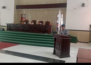 Juru Bicara Fraksi Golkar Indonesia DPRD Kota Pematangsiantar Josua Silalahi Menyampaikan Hasik Keputusan Akhir Fraksi.