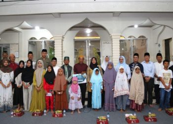 Wakil Wali Kota Pematangsiantar Herlina Hadiri Safari Ramadhan Pemko Pematangsiantar berlangsung di Masjid Al Musyawarah, Jalan Flores Skip II Kelurahan Bantan Kecamatan Siantar Barat.