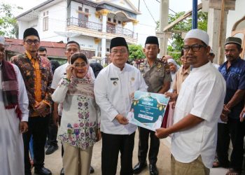 Di hari ketiga Safari Ramadhan Pemko Pematangsiantar, Wali Kota Wesly Silalahi, SH, MKn Kunjungi Masjid Amaliyah di Jalan Gurilla Kelurahan Gurilla Kecamatan Siantar Sitalasari.