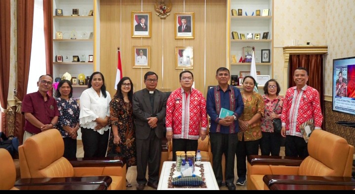 Wali Kota Pematangsiantar Wesly Silalahi, SH, MKn Menerima Audiensi Panitia Jubileum 75 Tahun GKPS Jalan Sudirman Pematangsiantar.