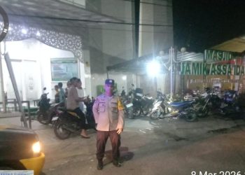 Ciptakan Rasa Aman & Nyaman, Bhabinkamtibmas Polsek Siantar Timur Patroli Sholat Tarawih.
