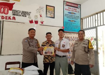 Bhabinkamtibmas Polsek Siantar Marihat Sosialisasi Penerimaan Polri Tahun 2026.