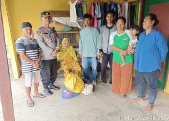 Viral di Medsos, Nenek Pikun Terlantar Akhirnya Pulang — Polsek Tanah Jawa Lacak Keluarga Hanya Dalam Sehari.