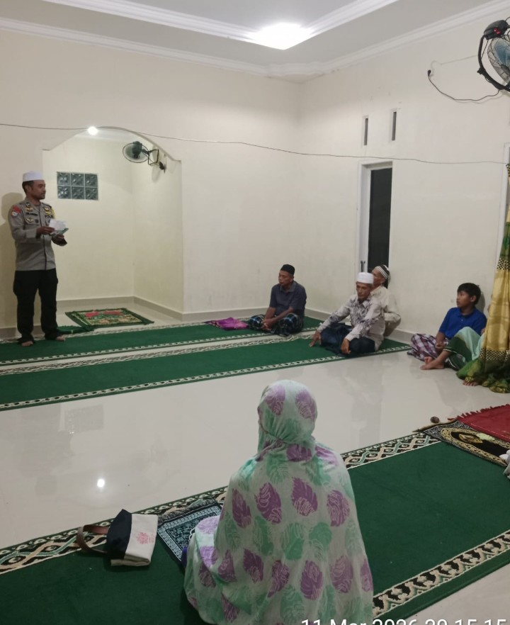 Bhabinkamtibmas Polsek Siantar Marihat Berikan Tausyiah di Mesjid Al Falah Kampung Baru.