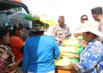 Polres Simalungun Gelar Pasar Murah Serentak, Kapolres : "Kami Hadir Bukan Cuma Jaga Kamtibmas, Tapi Juga Bantu Ekonomi Rakyat".